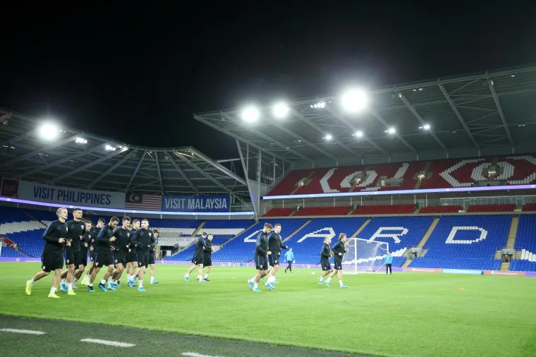 NAVIJAČI VEĆ TULUMARE CARDIFFOM: Stigle i prve snimke treninga Vatrenih, pogledajte kako se pripremaju za Wales