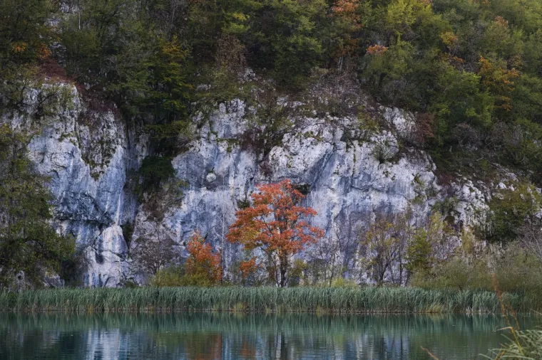 Idila u Plitvičkim jezerima: Jedan od na&scaron;ih najljep&scaron;ih nacionalnih parkova 'okupan' bojama jeseni