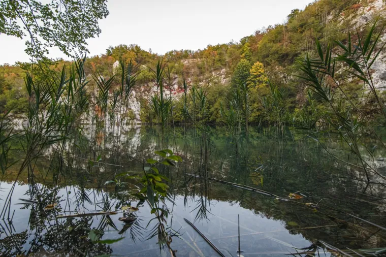 Idila u Plitvičkim jezerima: Jedan od na&scaron;ih najljep&scaron;ih nacionalnih parkova 'okupan' bojama jeseni