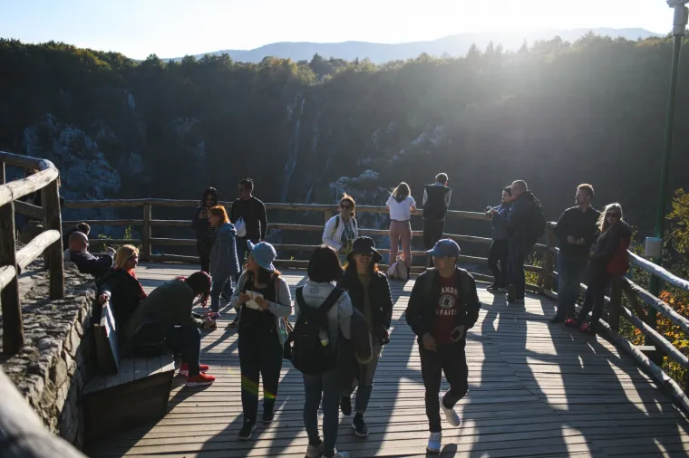 Idila u Plitvičkim jezerima: Jedan od na&scaron;ih najljep&scaron;ih nacionalnih parkova 'okupan' bojama jeseni