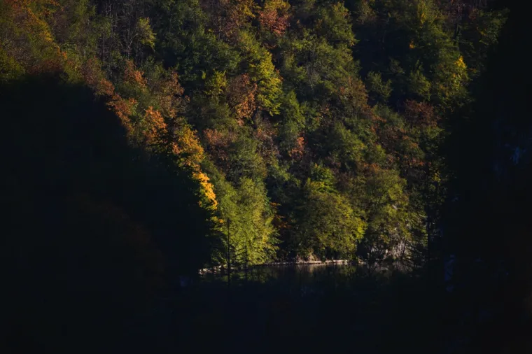Idila u Plitvičkim jezerima: Jedan od na&scaron;ih najljep&scaron;ih nacionalnih parkova 'okupan' bojama jeseni