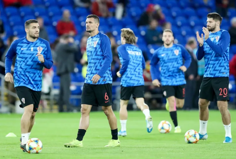 ZAGRIJAVANJE VATRENIH NA CARDIFF CITY STADIONU: U njihovim očima vidi se odlučnost