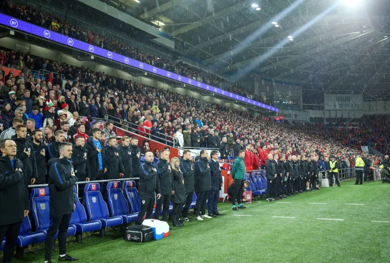 VATRENI IMAJU GROMOGLASNU PODR&Scaron;KU S TRIBINA: Preko 1500 hrvatskih navijača bodri Modrića i dru&scaron;tvo