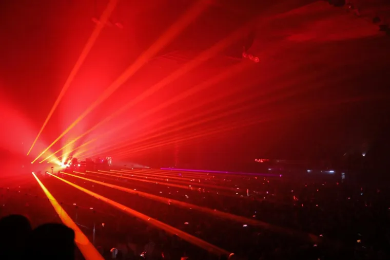 Slavni The Chemical Brothers rasplesali punu Ledenu dvoranu Doma sportova