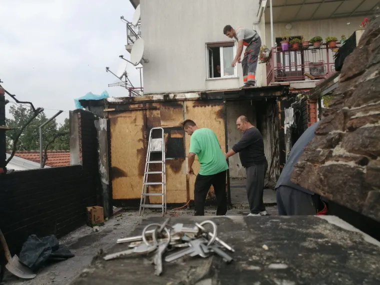 Svi su do&scaron;li pomoći obitelji Butković: Čistilo se zgari&scaron;te stana, tinejdžer koji je herojski spasio baku iza&scaron;ao iz bolnice