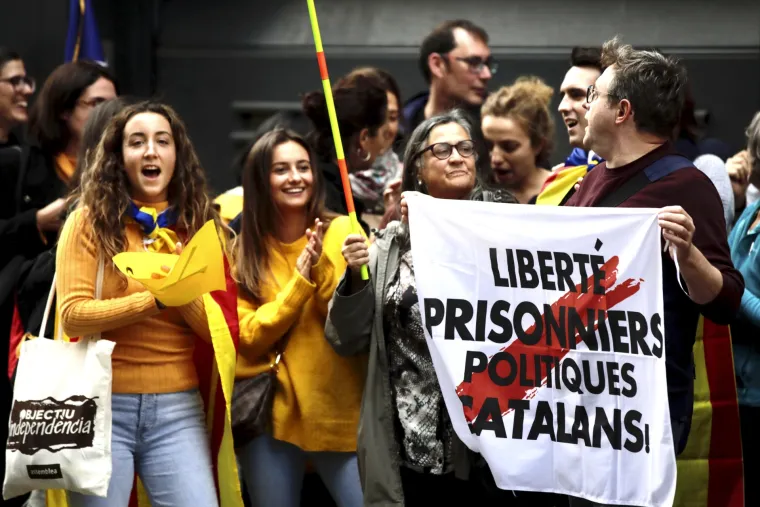 Potpuni kaos u Barceloni: Otkazani deseci letova, ne voze vlakovi ni metro, ozlijeđeno 13 prosvjednika