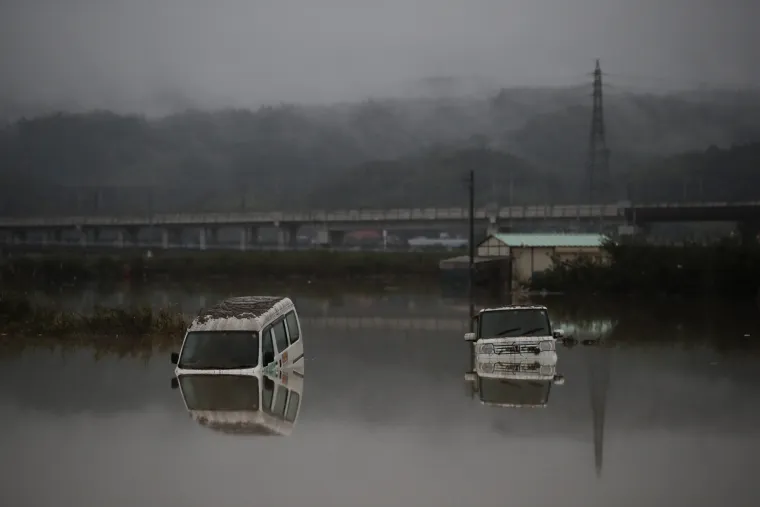 Hagibis pokazao svoju moć: 66 poginulih, razorena mjesta, ljudi u skloni&scaron;tima...