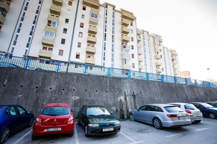 Oko 14 sati, u Kukuljevićevoj ulici u Splitu do&scaron;lo je do ekpslozije u zubno-teničkom laboratoriju