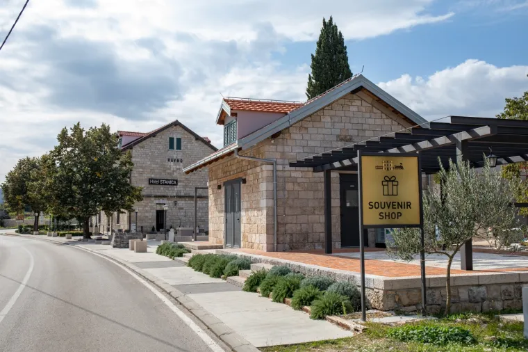 Bjegunac Mamić &scaron;iri poslovno carstvo: U Ravnom će graditi sportski centar, zemlji&scaron;te je već kupio