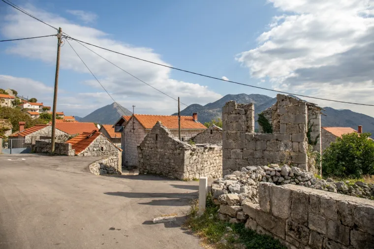 Bjegunac Mamić &scaron;iri poslovno carstvo: U Ravnom će graditi sportski centar, zemlji&scaron;te je već kupio