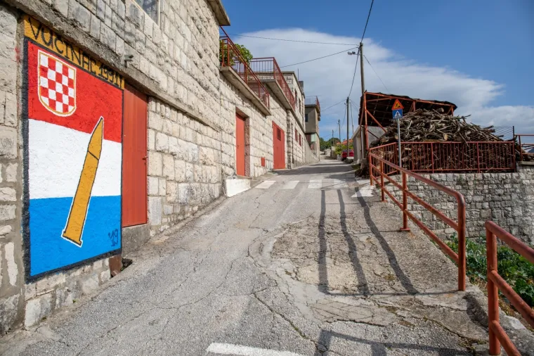 Bjegunac Mamić &scaron;iri poslovno carstvo: U Ravnom će graditi sportski centar, zemlji&scaron;te je već kupio