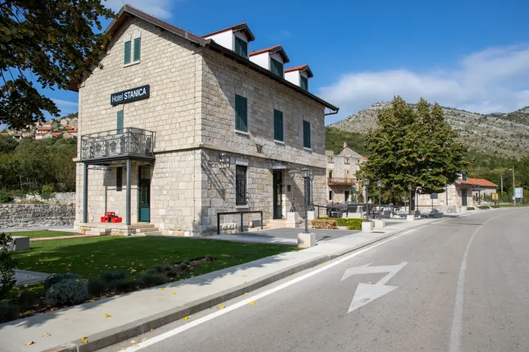 Bjegunac Mamić &scaron;iri poslovno carstvo: U Ravnom će graditi sportski centar, zemlji&scaron;te je već kupio