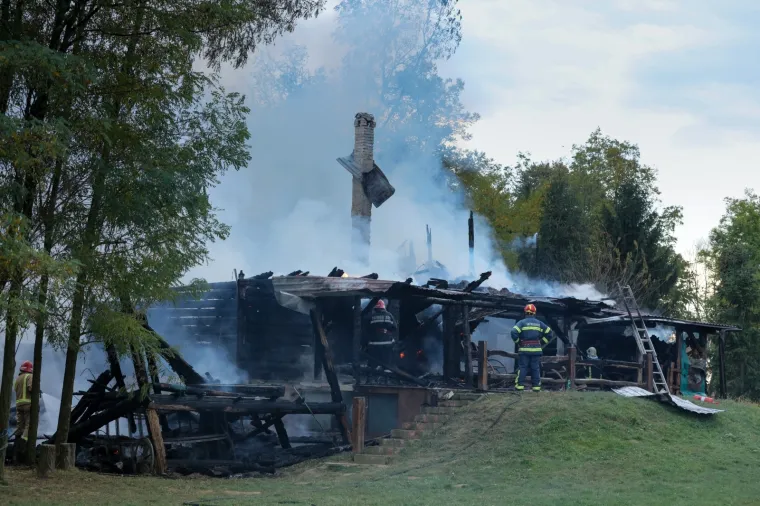 Vatra progutala turističku atrakciju Orlov put, obitelj Gusak ostala bez doma