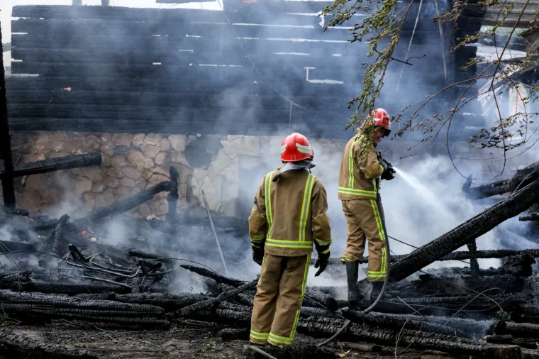 Vatra progutala turističku atrakciju Orlov put, obitelj Gusak ostala bez doma
