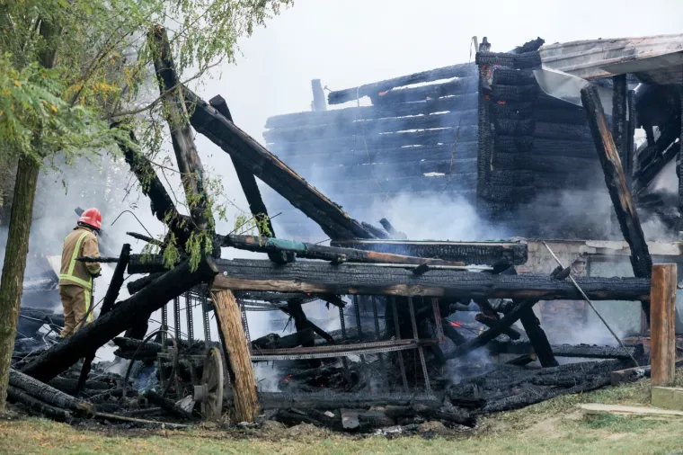 Vatra progutala turističku atrakciju Orlov put, obitelj Gusak ostala bez doma
