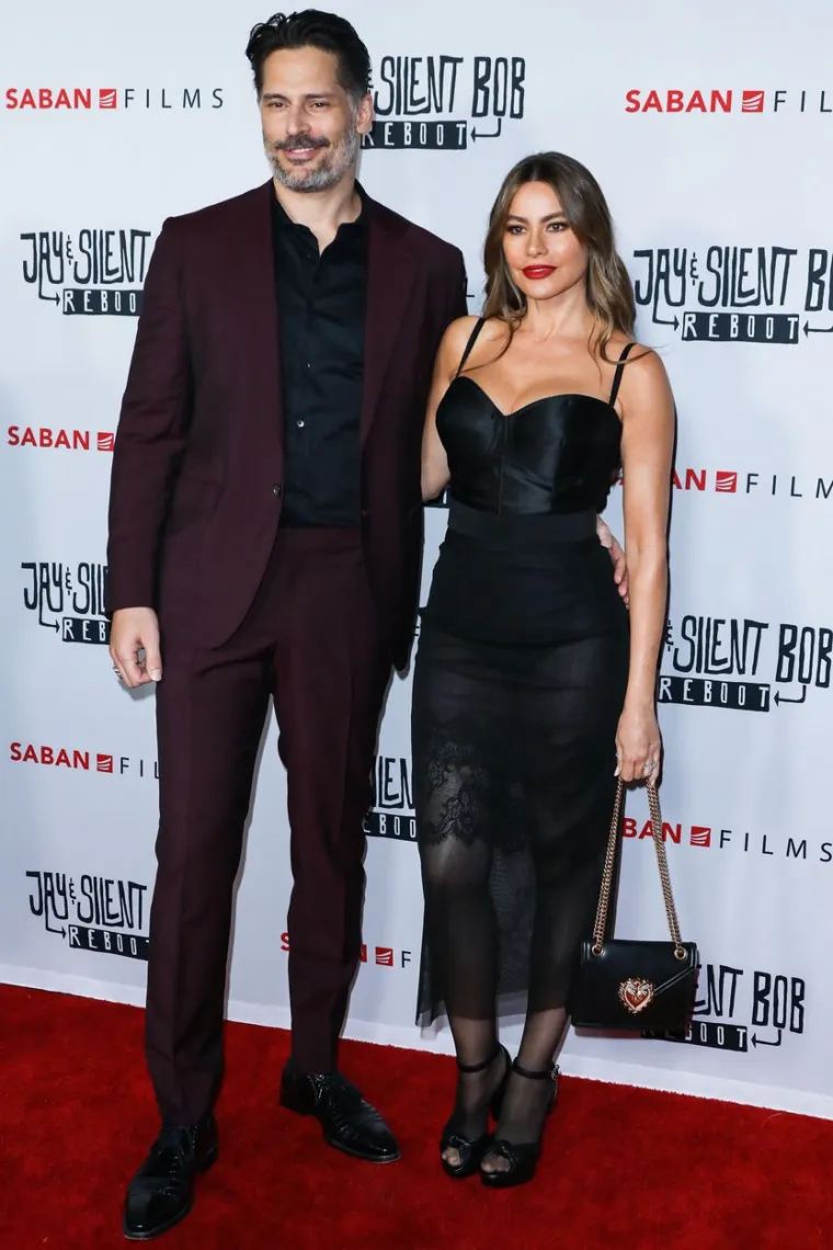 GLAVNA ATRAKCIJA NA CRVENOM TEPIHU: Muž joj je prezgodan, ali njega nitko nije ni gledao kad se Sofia uvukla u ovu usku haljinicu