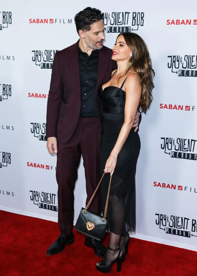 GLAVNA ATRAKCIJA NA CRVENOM TEPIHU: Muž joj je prezgodan, ali njega nitko nije ni gledao kad se Sofia uvukla u ovu usku haljinicu