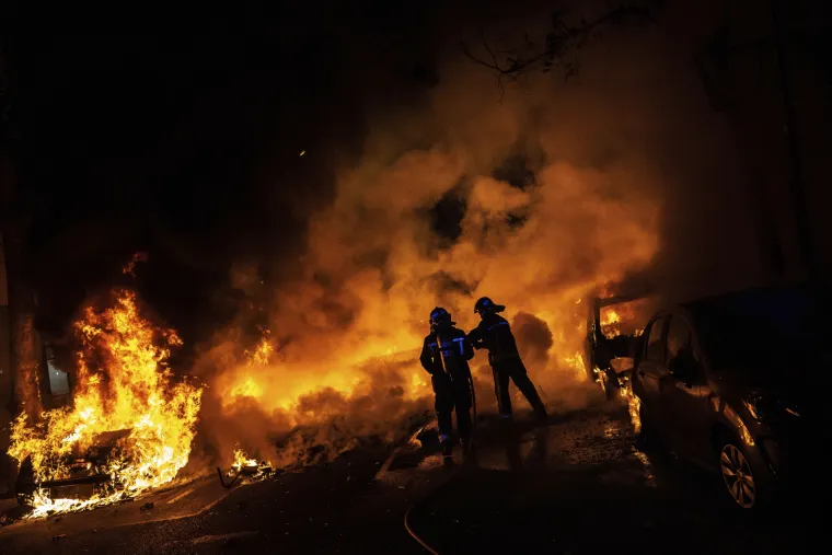 Barcelona u plamenu: Policijske sirene odzvanjaju gradom, zrakom se &scaron;iri miris paljevine
