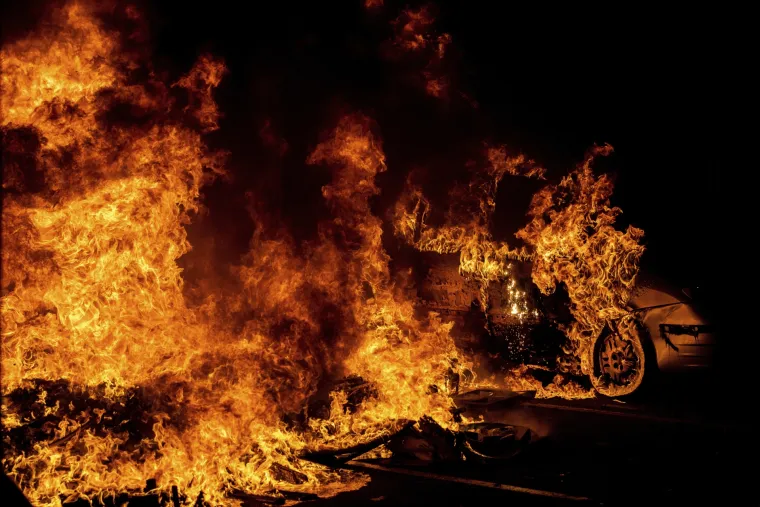 Barcelona u plamenu: Policijske sirene odzvanjaju gradom, zrakom se &scaron;iri miris paljevine