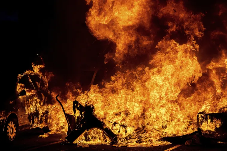 Barcelona u plamenu: Policijske sirene odzvanjaju gradom, zrakom se &scaron;iri miris paljevine