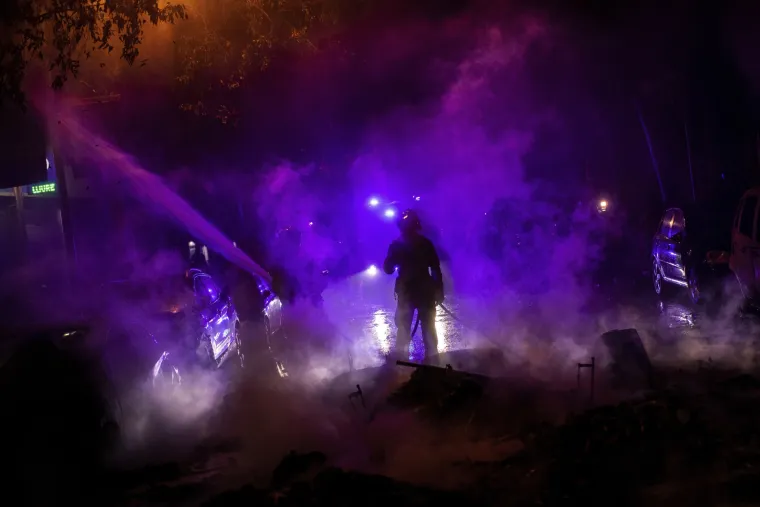 Barcelona u plamenu: Policijske sirene odzvanjaju gradom, zrakom se &scaron;iri miris paljevine