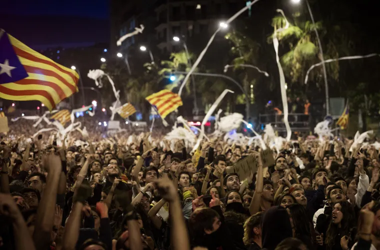 Barcelona u plamenu: Policijske sirene odzvanjaju gradom, zrakom se &scaron;iri miris paljevine