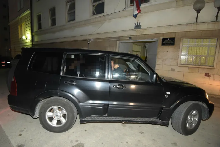 Privođenje osumnjičenih za silovanje djevojčice kod Zadra