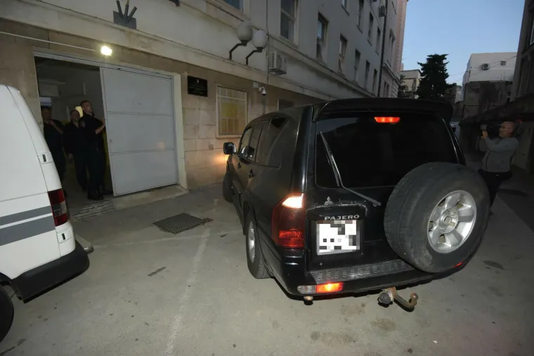 Privođenje osumnjičenih za silovanje djevojčice kod Zadra