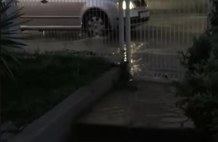 Užas! U Brestju popucale nove cijevi. Cijelo naselje je potopljeno