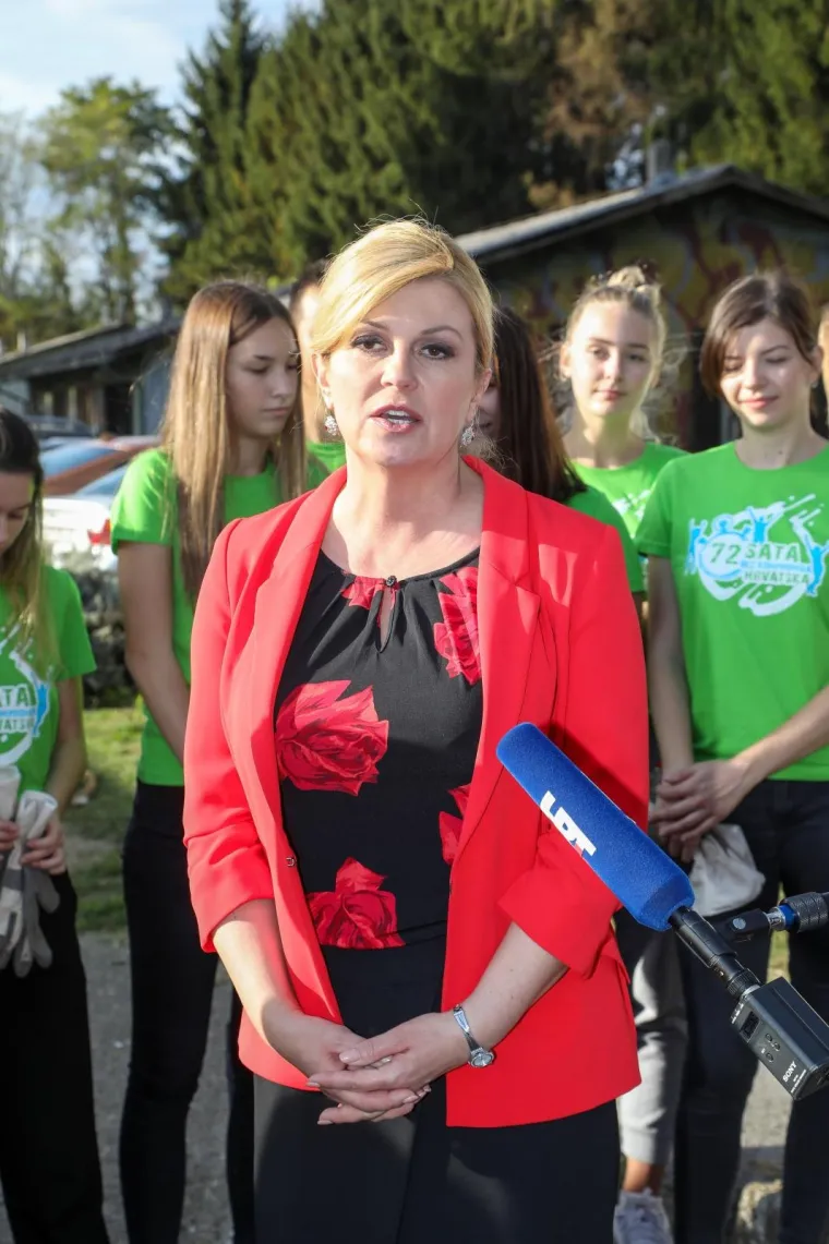 'Ja se konja bojim jer sam malena': Predsjednica se opustila u društvu konja. Oni pomažu ljudima