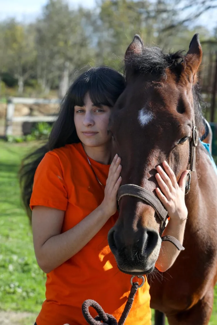 'Ja se konja bojim jer sam malena': Predsjednica se opustila u društvu konja. Oni pomažu ljudima