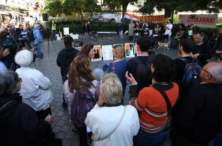 Prosvjed u Zagrebu protiv vatikanskih ugovora: 'Ne želimo da hijerarhija crkve odlučuje o na&scaron;im životima'