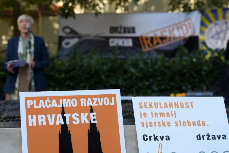 Prosvjed u Zagrebu protiv vatikanskih ugovora: 'Ne želimo da hijerarhija crkve odlučuje o na&scaron;im životima'