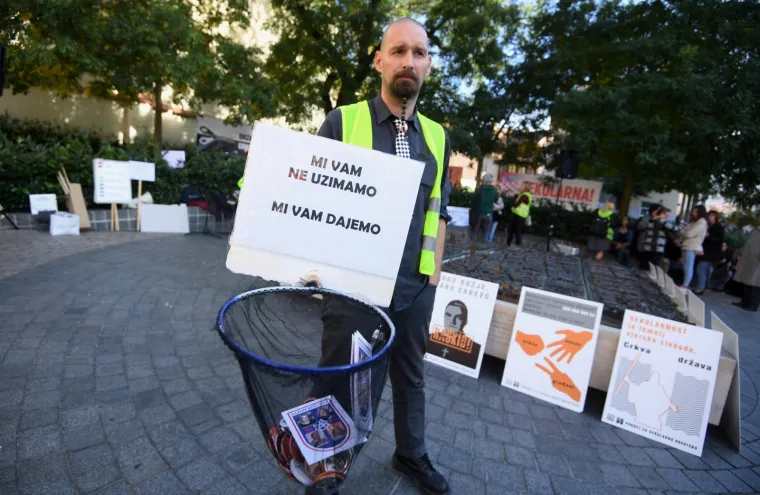 Prosvjed u Zagrebu protiv vatikanskih ugovora: 'Ne želimo da hijerarhija crkve odlučuje o na&scaron;im životima'