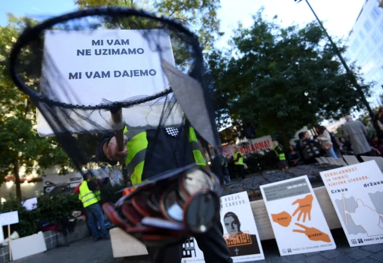 Prosvjed u Zagrebu protiv vatikanskih ugovora: 'Ne želimo da hijerarhija crkve odlučuje o na&scaron;im životima'