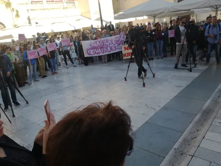 Prosvjed "Pravda za djevojčice" diljem Hrvatske: 'Imamo dru&scaron;tvo kao slučaj i zato ga moramo mijenjati'