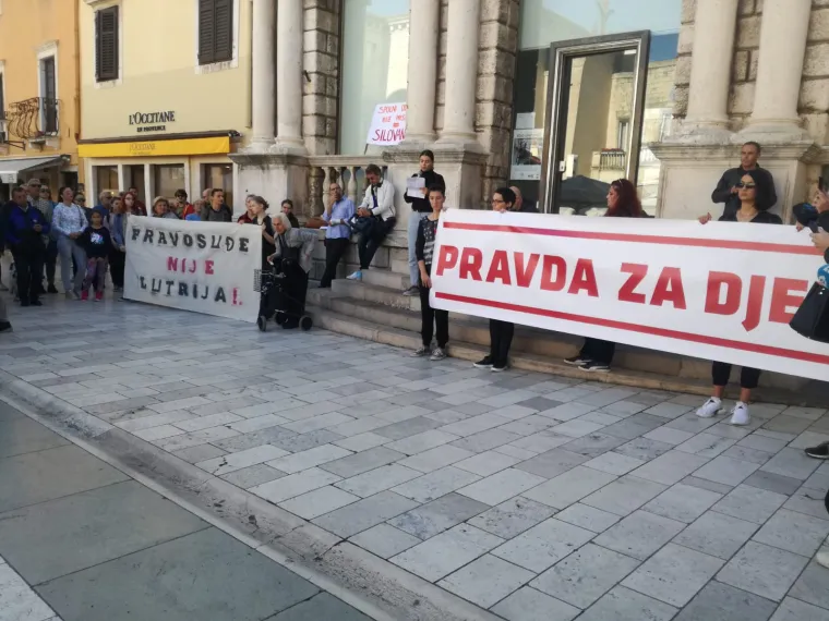 Prosvjed "Pravda za djevojčice" diljem Hrvatske: 'Imamo dru&scaron;tvo kao slučaj i zato ga moramo mijenjati'
