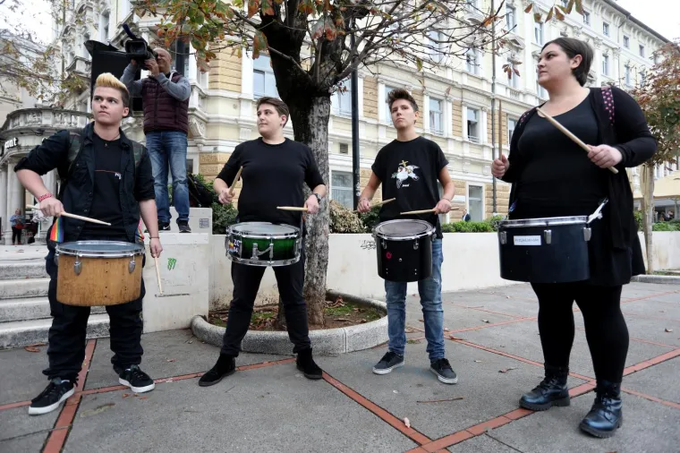 Prosvjed "Pravda za djevojčice" diljem Hrvatske: 'Imamo dru&scaron;tvo kao slučaj i zato ga moramo mijenjati'