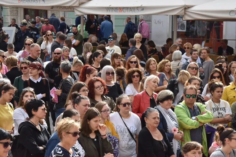 Prosvjed "Pravda za djevojčice" diljem Hrvatske: 'Imamo dru&scaron;tvo kao slučaj i zato ga moramo mijenjati'