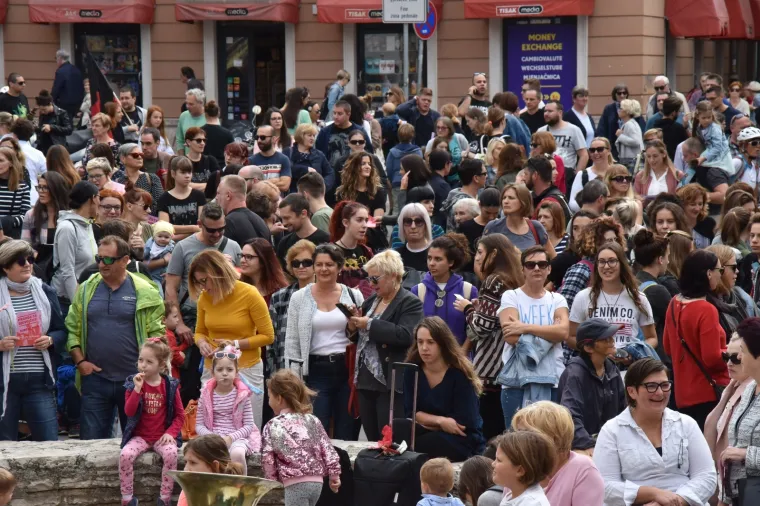 Prosvjed "Pravda za djevojčice" diljem Hrvatske: 'Imamo dru&scaron;tvo kao slučaj i zato ga moramo mijenjati'