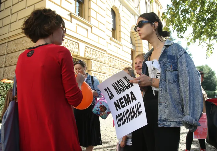 Prosvjed "Pravda za djevojčice" diljem Hrvatske: 'Imamo dru&scaron;tvo kao slučaj i zato ga moramo mijenjati'