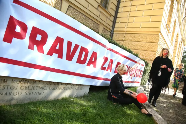Prosvjed "Pravda za djevojčice" diljem Hrvatske: 'Imamo dru&scaron;tvo kao slučaj i zato ga moramo mijenjati'