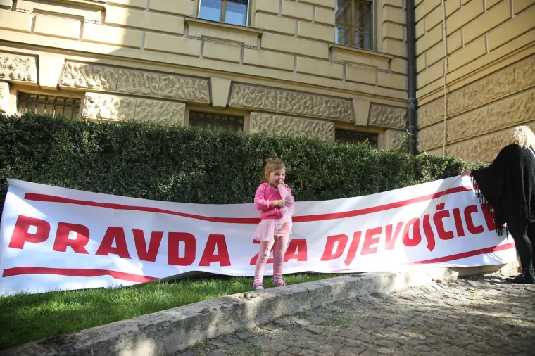 Prosvjed "Pravda za djevojčice" diljem Hrvatske: 'Imamo dru&scaron;tvo kao slučaj i zato ga moramo mijenjati'