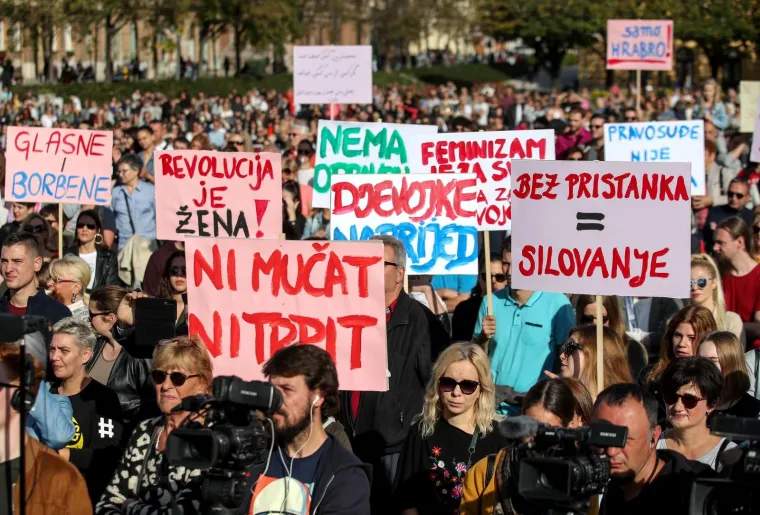 VELIKI PROSVJED ZA DJEVOJČICE U ZAGREBU: 'Institucije koje štite zlostavljače su zlostavljačke'