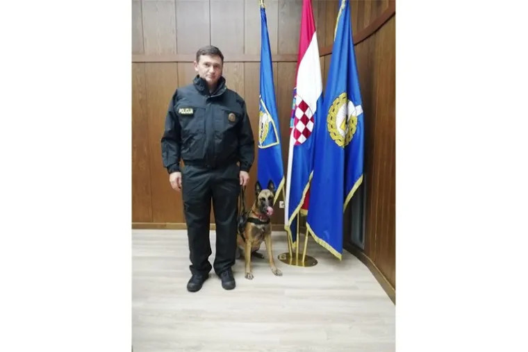 Velik 'ulov' istarske policije': Pronađeno 2,1 kg kokaina, 22 kg marihuane, 31.220 kuna, 41.215 eura...