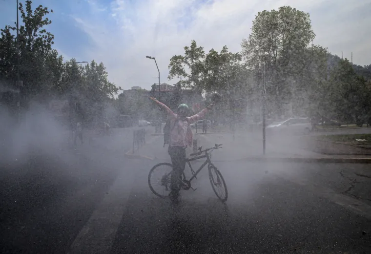 Prizori s čileanskih ulica svjedoče potpunom kaosu! Čitav grad je uni&scaron;ten, u požaru poginulo troje ljudi...