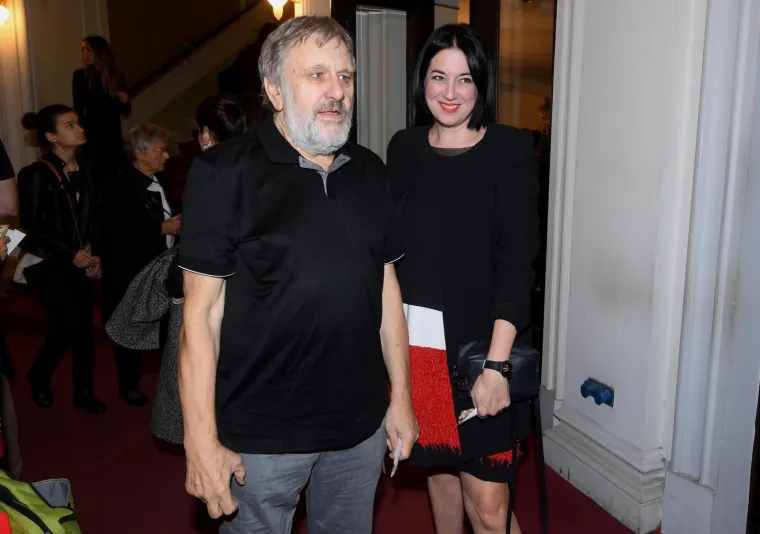 KOMU BOLJE STOJI? Đurđa Tedeschi i Božo Vrećo privukli pozornost u nevjerojatno sličnim kreacijama