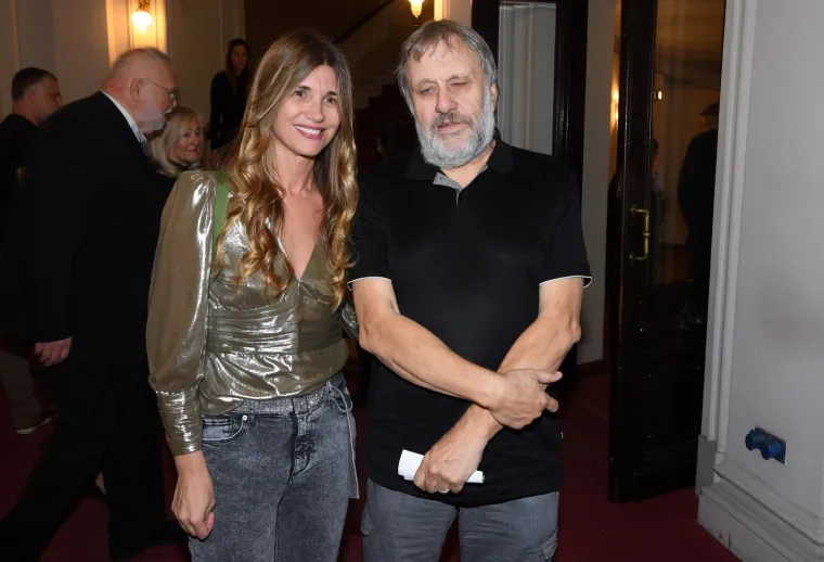 KOMU BOLJE STOJI? Đurđa Tedeschi i Božo Vrećo privukli pozornost u nevjerojatno sličnim kreacijama