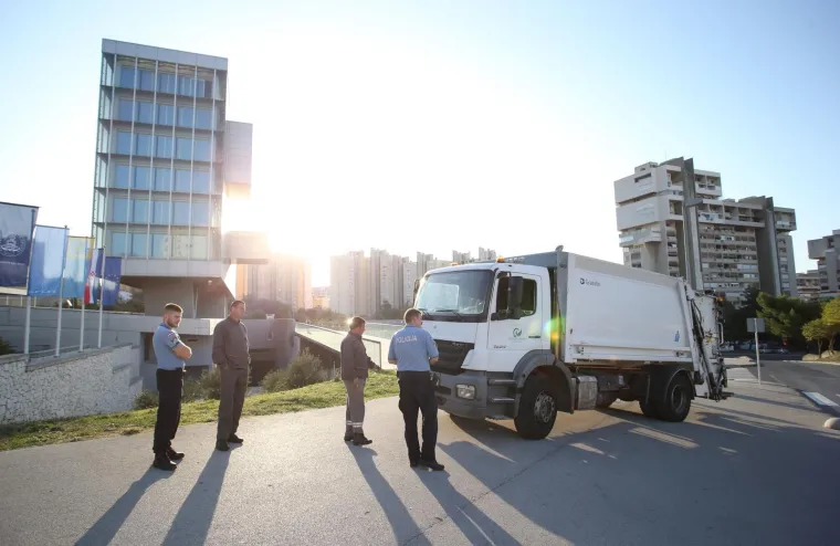 Kamion pun smeća iz Vrgorca dovezli u Split, Pranić prijeti: 'Ako treba, odvest ću ga na Markov trg'