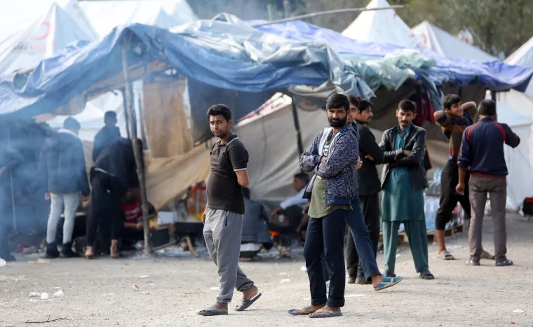 Katastrofalni uvjeti u kampu za migrante kod hrvatske granice: &Scaron;iri se smrad, nema vode, hrane ni liječnika...